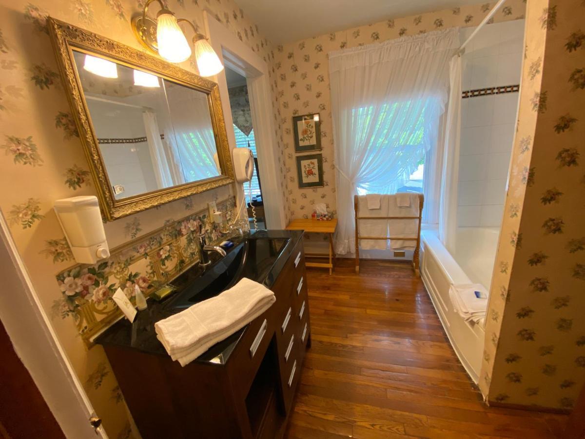 Bernard Gray Hall Bed And Breakfast Niagara-on-the-Lake Екстериор снимка